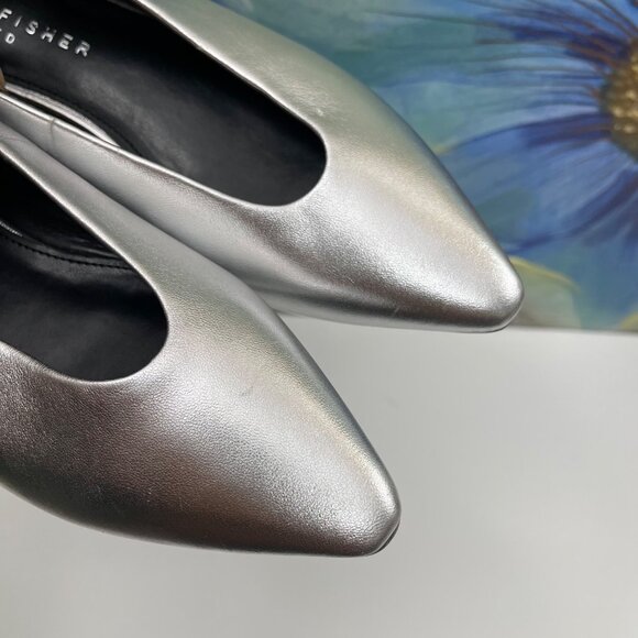 Marc Fisher Women's Gunner Pointy Toe Slip- On Dress Flats in Silver Size 6 - Picture 6 of 10